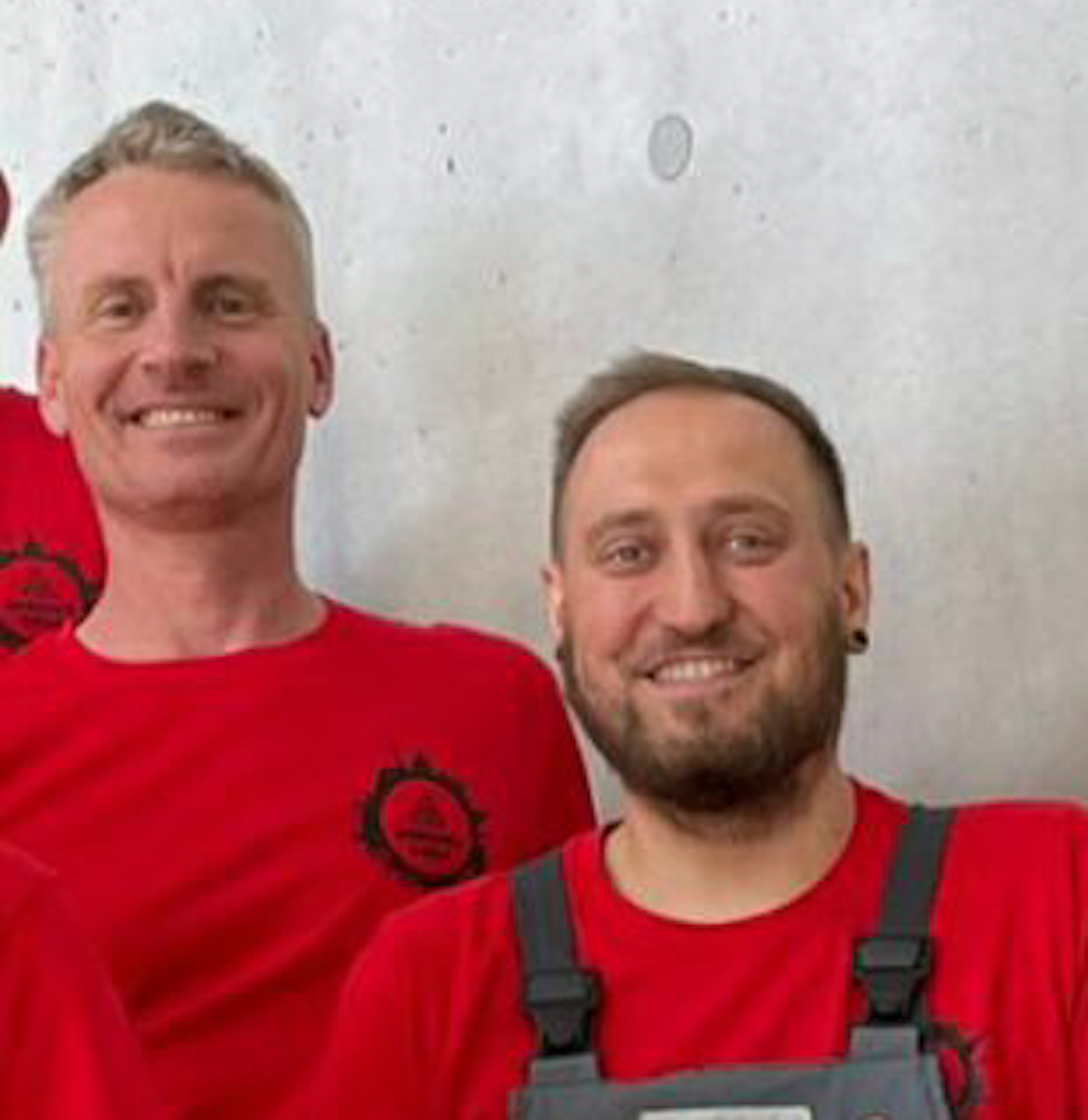 Benedikt Walther, Betriebsratsvorsitzender bei AUMA Drives in Coswig und Christian Blüher, Betriebsrat und Mitglied im Ortsvorstand der IG Metall Riesa 